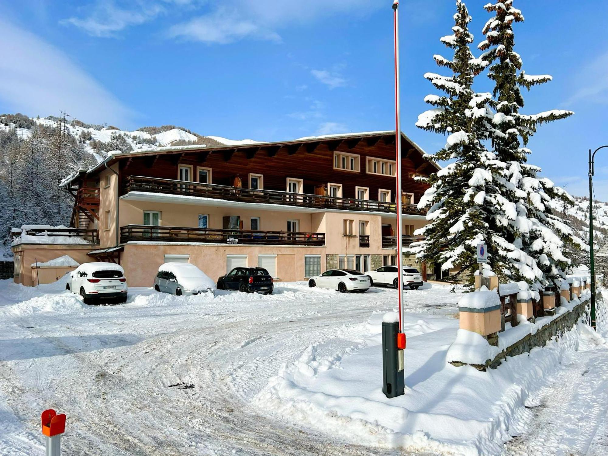 Vars, Appart Spacieux Renove 4 Couchages Dans Chalet Vars  Buitenkant foto