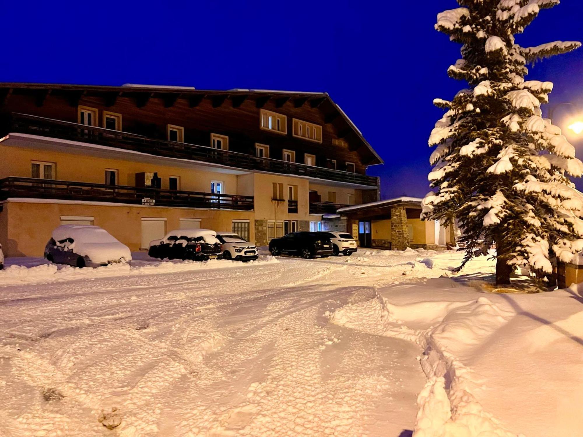 Vars, Appart Spacieux Renove 4 Couchages Dans Chalet Vars  Buitenkant foto